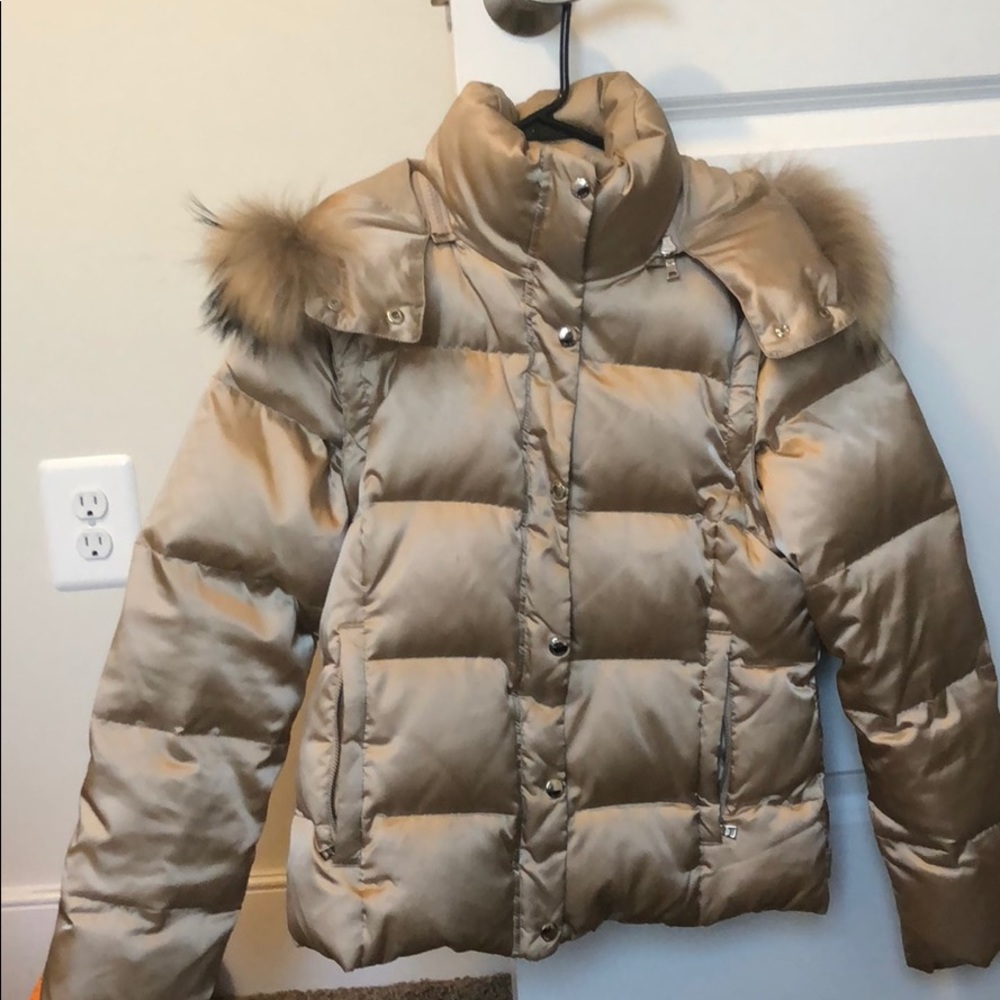 Doubles as a vest, with or without hood jacket.